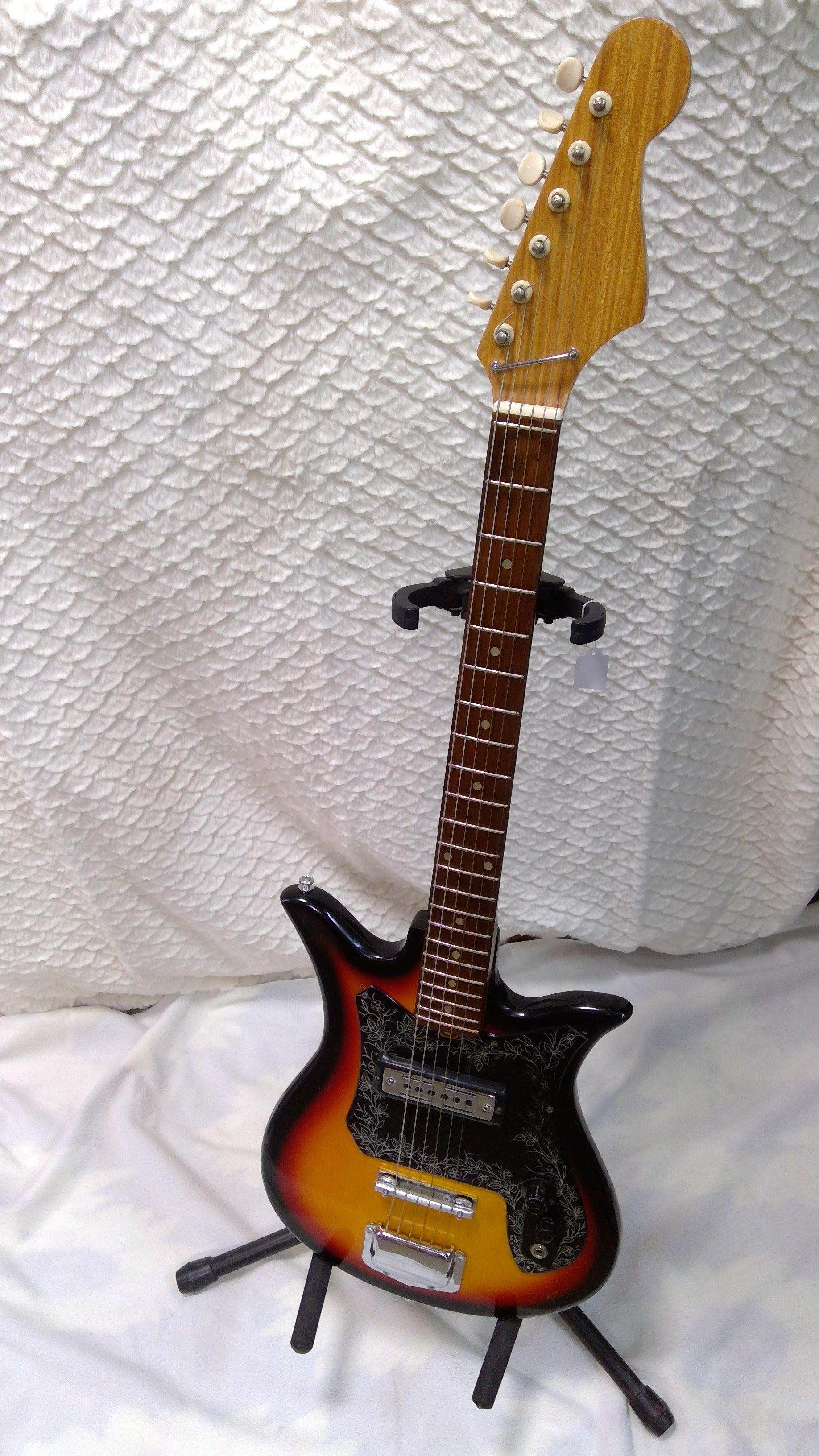 Teisco E-120 Electric Guitar with Case