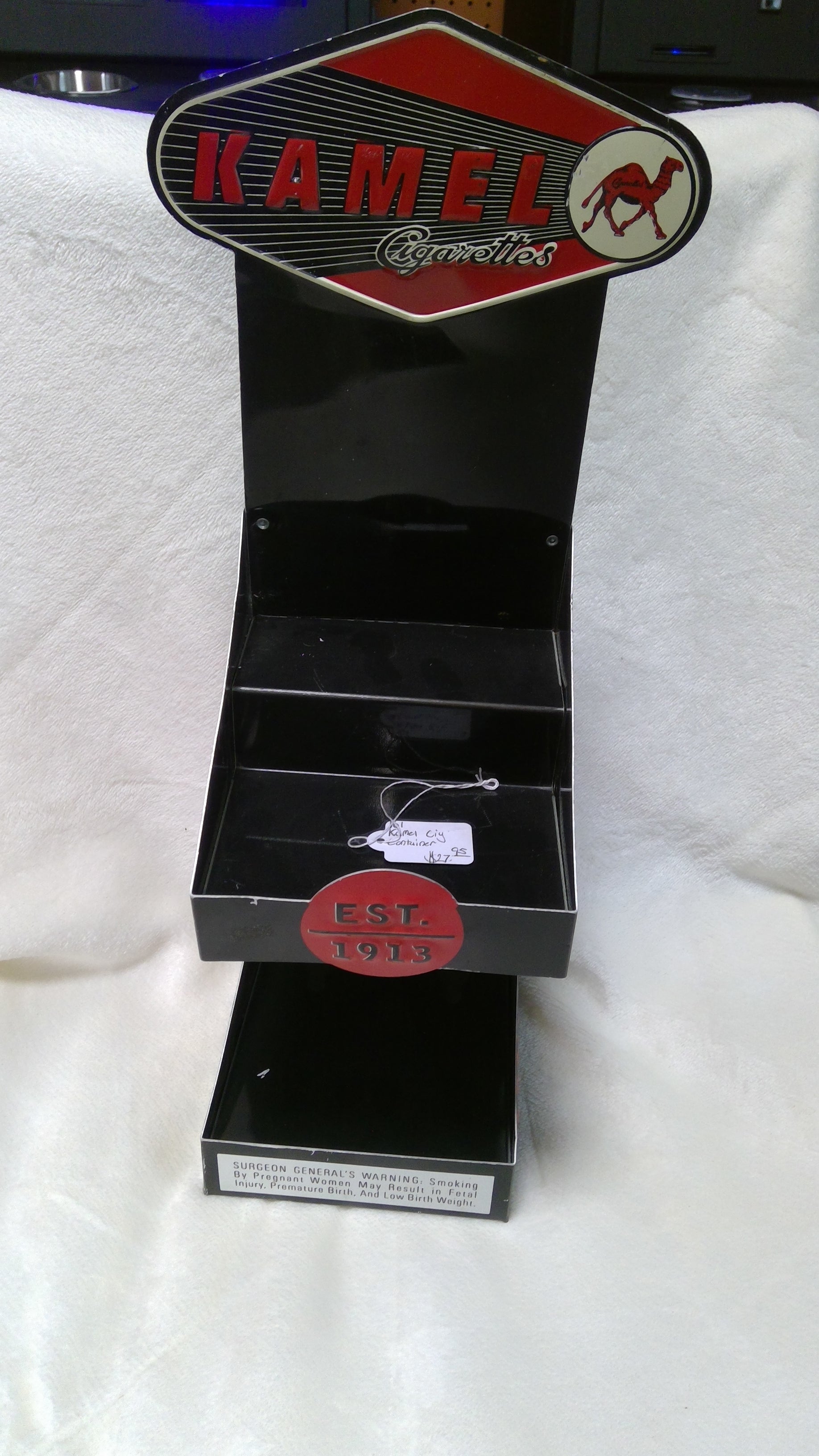 Kamel Cigarette Stand