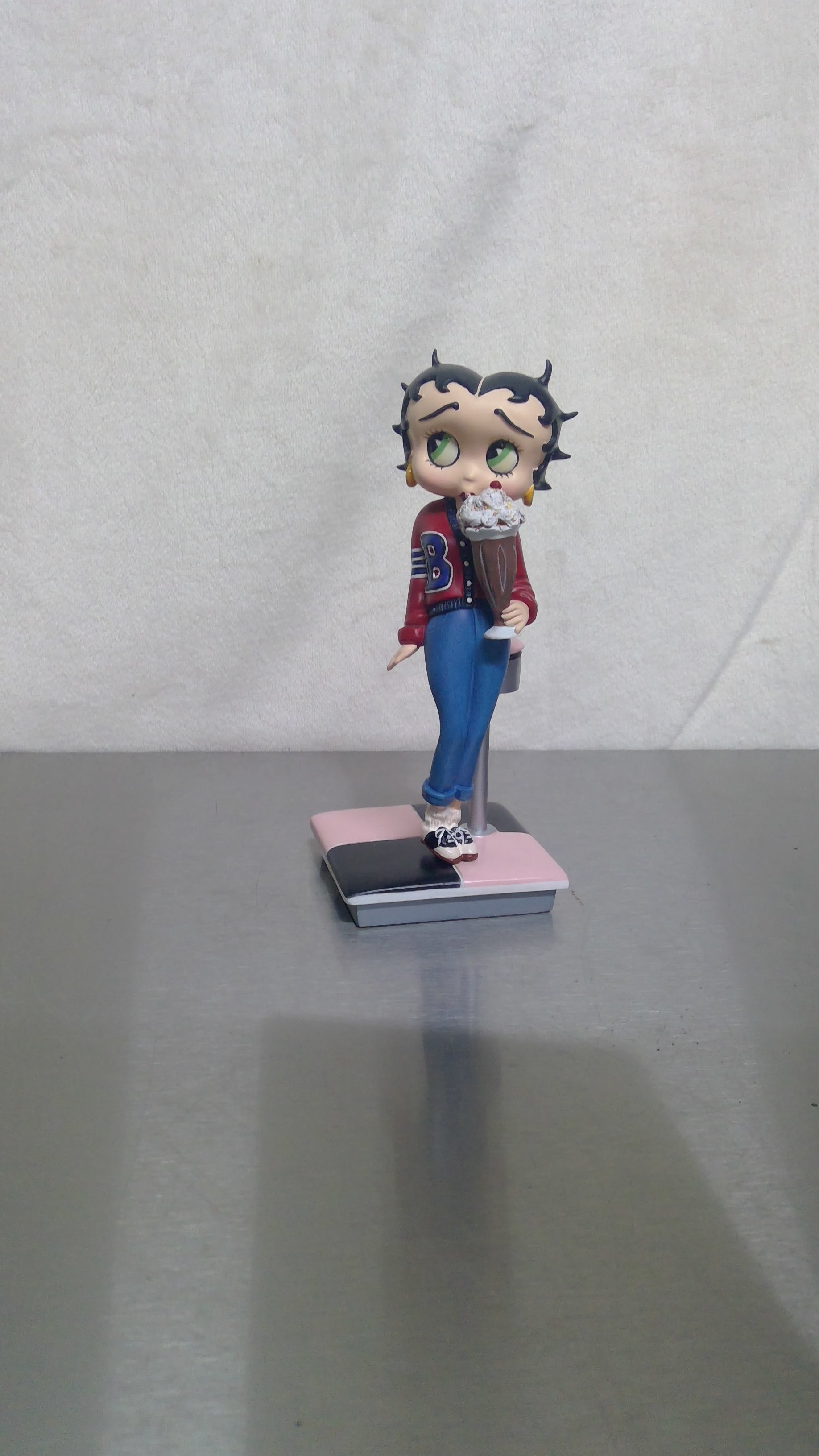 Betty Boop "Campus Cutie"