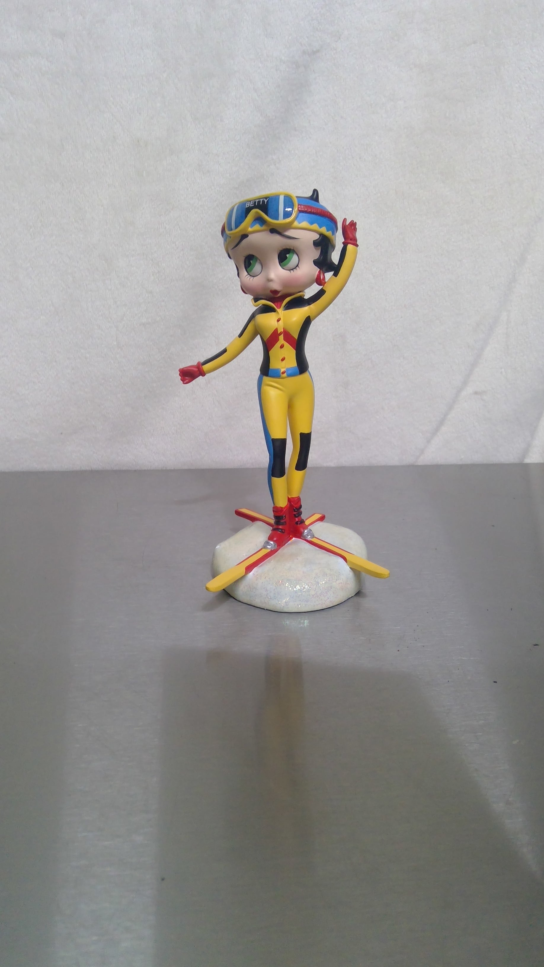 Betty Boop "Ski Bunny"