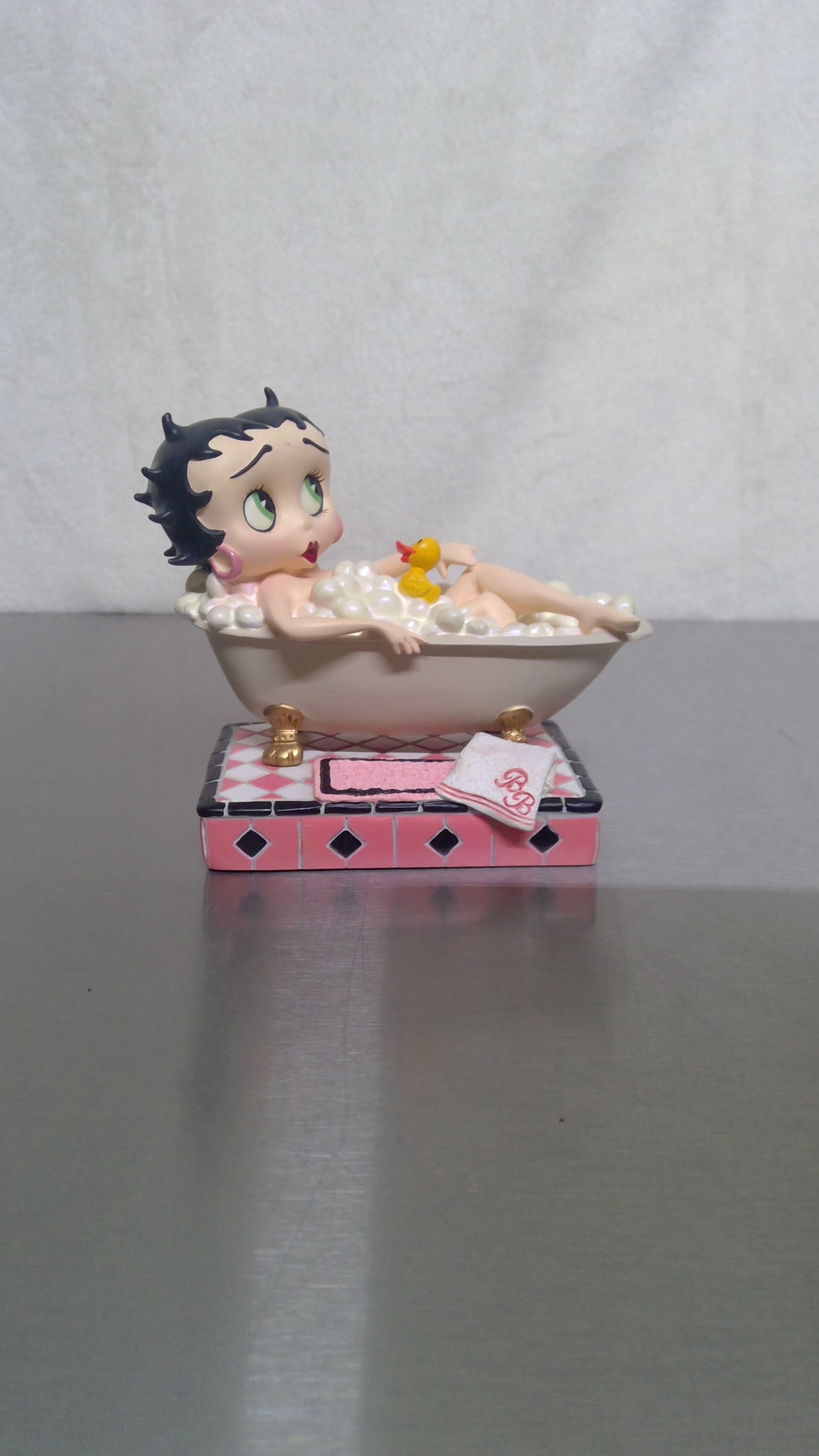 Betty Boop "Bathing Betty"