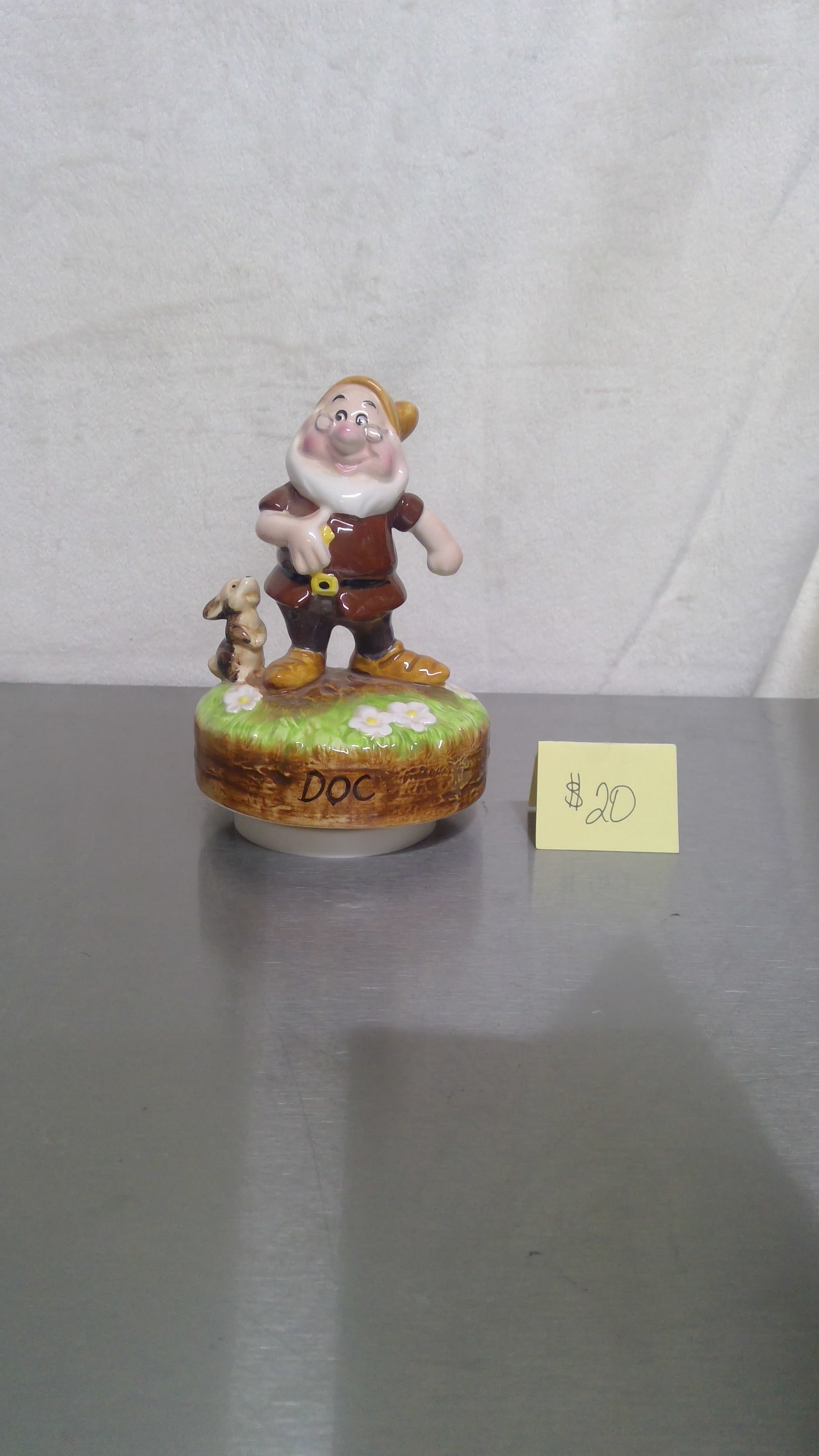 Vintage Ceramic Music Box "Doc" Snow White and the Seven Dwarfs