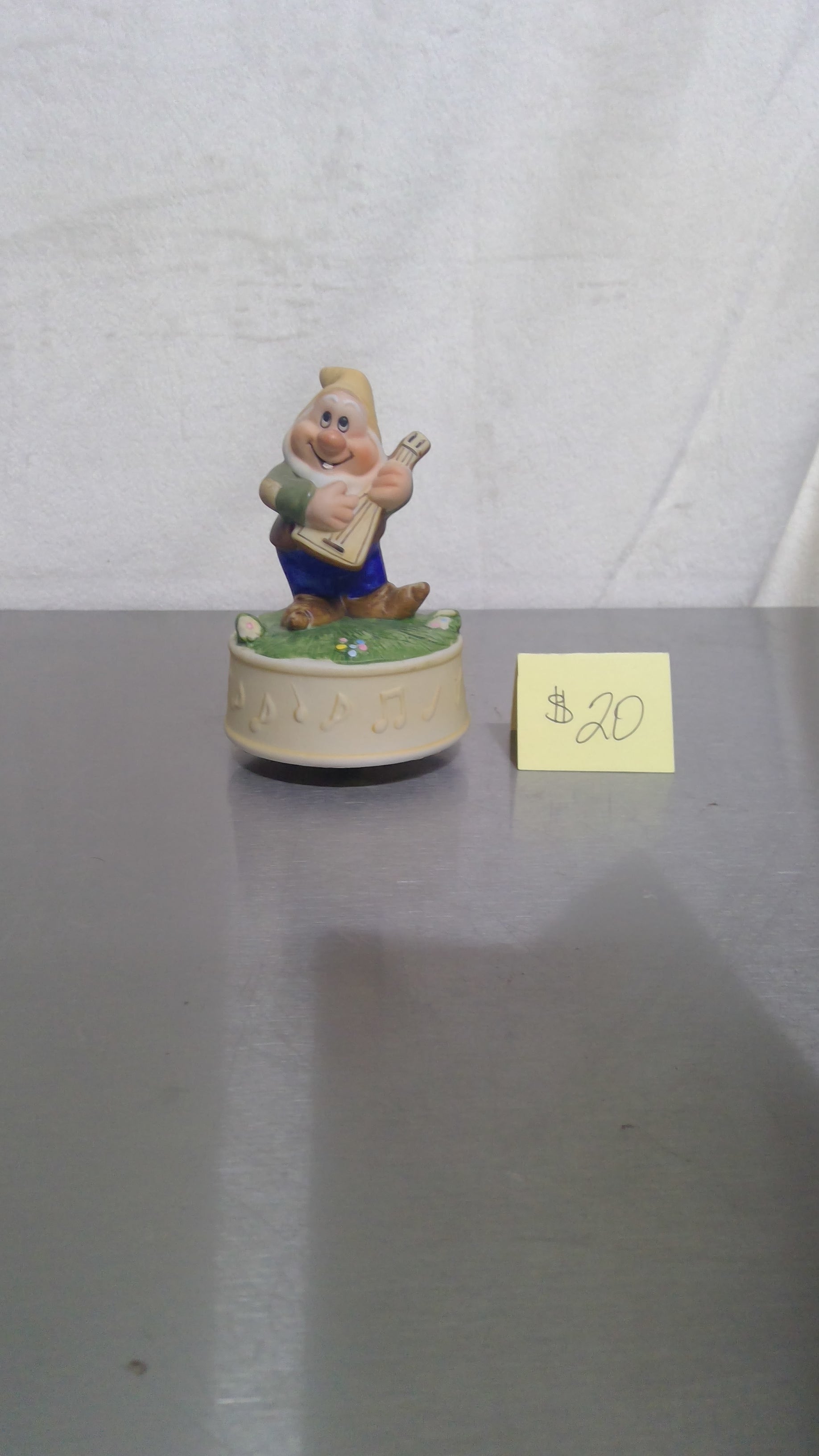 Disney Snow White and the Seven Dwarfs Happy Music Box