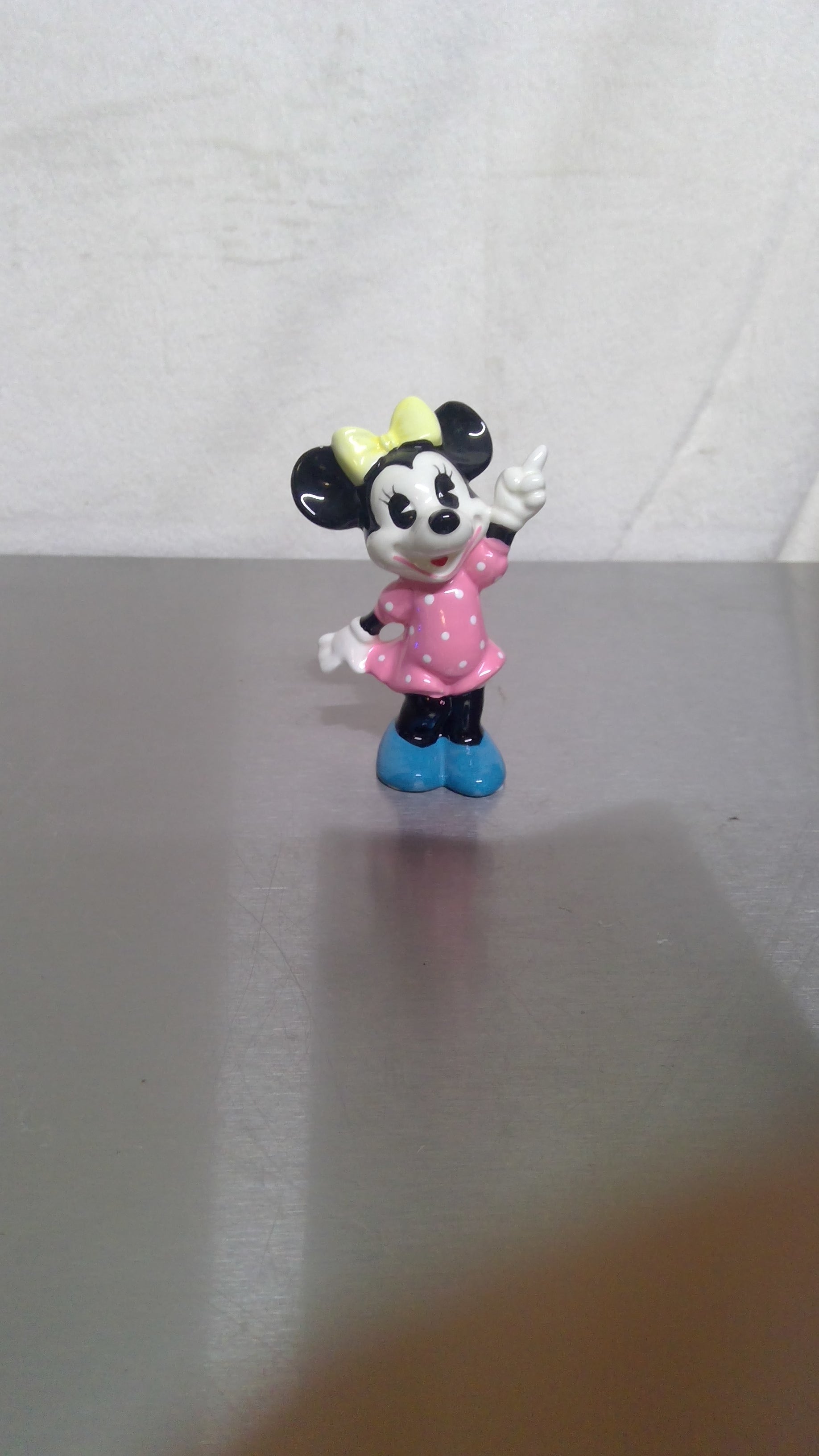 Minnie Mouse Vintage Ceramic "Finger Pointing in the Air"
